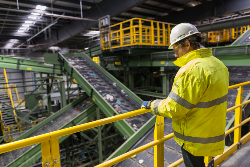 Illustration for article titled A Tour of the Largest Commingled Recycling Plant in the U.S.